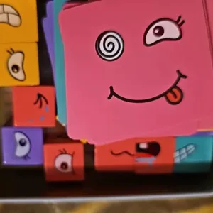 Mottatt Expression Puzzle Building Blocks Game with Bell fra kunde O***p.